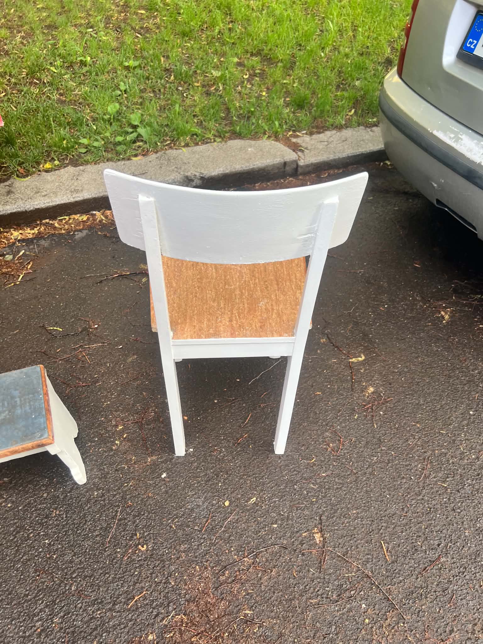 Renovace židle – lakování